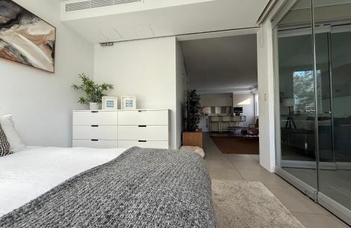 Surry Hills Apartment | One Bedroom & Study in Surry Hills