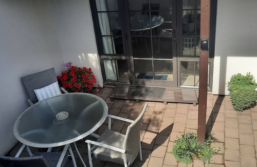 Arrowtown Apartment | One Bedroom unit in Arrowtown, close to cycle trails, and main attractions