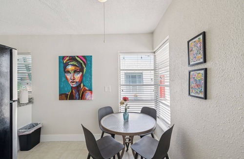 Bay Esplanade Villa | One Bedroom Villa with full kitchen On Clearwater Beach steps from the water.