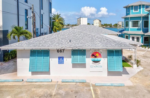 Bay Esplanade Villa | One Bedroom Villa with full kitchen On Clearwater Beach steps from the water.