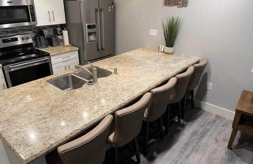 Port Aransas Condo | One Block from Beach-Pelicans Landing! - Unit 1405 - Island Dunes Condo's