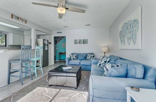 Fernandina Beach Condo | ONE BLOCK from the beach! Weekly and monthly discounts offered.