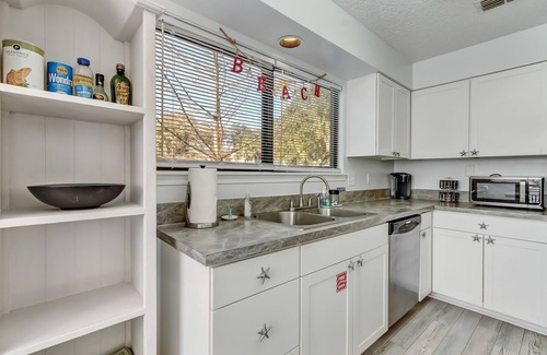 Fernandina Beach Condo | ONE BLOCK from the beach! Weekly and monthly discounts offered.