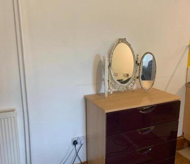 Tunstall Apartment | One Lovely Apartmt 1 Double & 2 Camp Beds