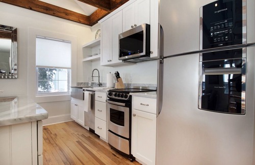 Old Town Condo | One Market Square - Comfortable Luxury Condo in the Center of Downtown Pinehurst