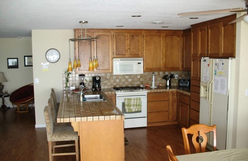 Clearlake Park House | One of the best bass fishing lakes in America! Water sports heaven!