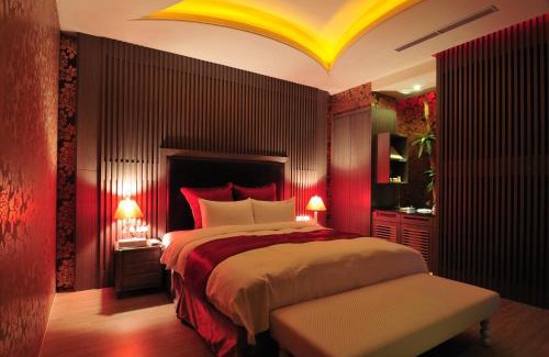 Longtan District Hotel | One + One Motel