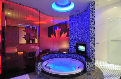 Longtan District Hotel | One + One Motel