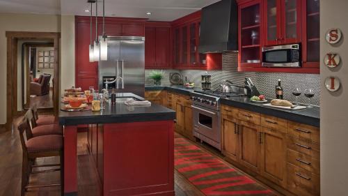 Steamboat Springs Apartment | One Steamboat Place #204 Deer Mountain