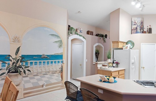 Las Vegas House | ONE-STORY FAMILY OASIS AND SPA - SMALL PET OK
