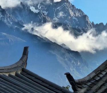 Shuhe Old Town House | One Zen Lodge Snowy Haven