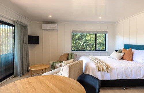 Onetangi Apartment | Onetangi Beach Stays Studio 1 - Coast & Country