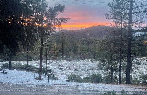 Placerville Cabin | Only 1 mile away from Jenkinson Lake, an hour away from South Lake Tahoe.