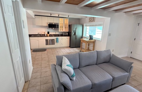 South Sarasota House | Only 10 min to Siesta Key!