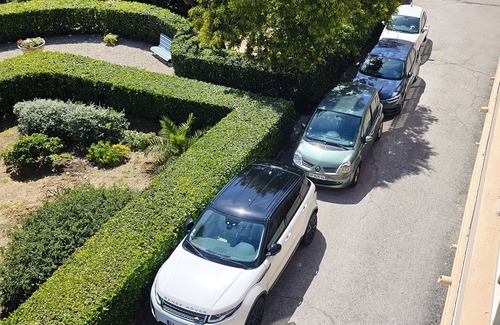 Six-Fours-les-Plages Apartment | Only 150m from the beach, Wi-Fi, Aircon, Car park