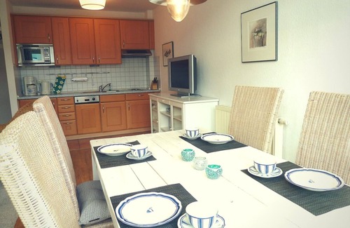 Ostseebad Kuhlungsborn Apartment | Only 300m from the beach: your beach loft with a large winter garden
