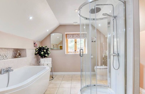 Trecastle House | Onnen Fawr Barn in the beautiful Brecon