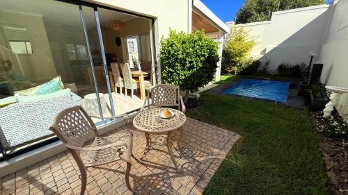 Onrus House | Onrus Holiday Home on Private Estate with Pool
