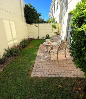 Onrus House | Onrus Holiday Home on Private Estate with Pool