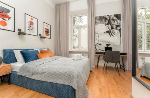 Srodmiescie Południowe Apartment | oompH Warsaw Central 3BR & 2BATHS Grand Residence