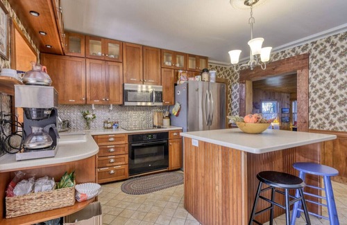 Trenton Cottage | Open Hearth Inn Cottage 8 - 10 min to Acadia!