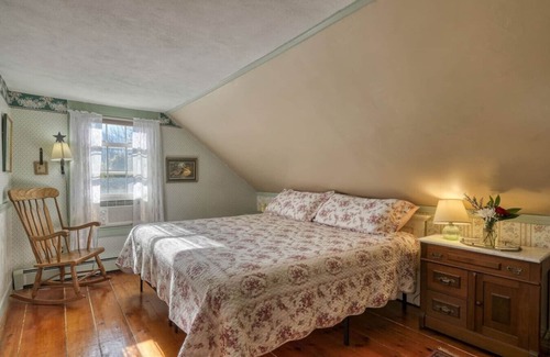 Trenton Hotel | Open Hearth Inn Suite 3 - 10 min to Acadia!