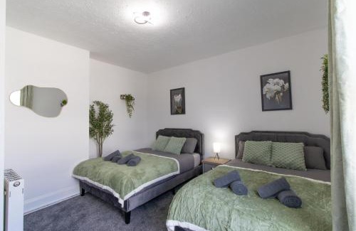 Portsmouth House | Open Mind Property - 6 Beds & Free Parking