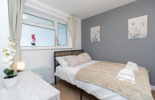 South Hayling Apartment | Open Mind Property -8 Guests, 4Beds & Free Parking