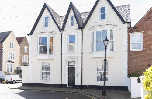 Portsmouth Apartment | Open Mind Property - Luxurious & Cosy Flat