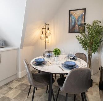 Portsmouth Apartment | Open Mind Property - Luxurious & Cosy Flat