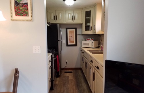 Mayfield House | OPEN OCT 1-6 Cozy House on High Lake near TC
