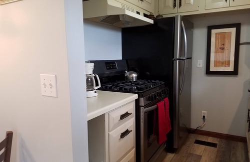 Mayfield House | OPEN OCT 1-6 Cozy House on High Lake near TC