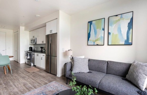Clawson Apartment | Open One-Bedroom in West Oakland