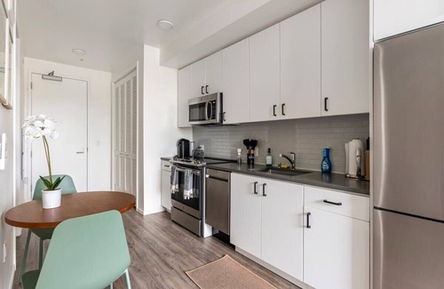 Clawson Apartment | Open One-Bedroom in West Oakland