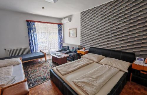 Sopron House | OPEN Vendégház