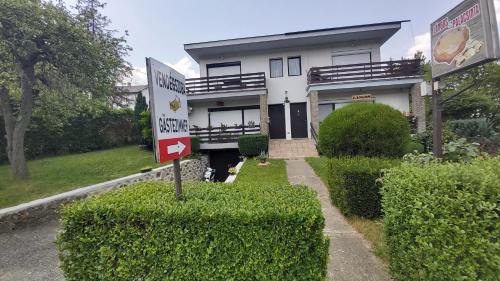 Sopron House | OPEN Vendégház