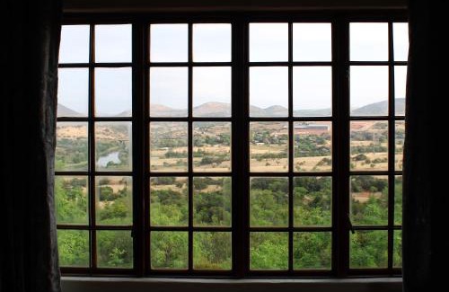 Hartbeespoort House | Oppiberg Cottage with River View