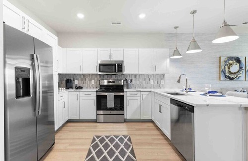 East Raleigh Apartment | Opulent Living 5 Min From Downtown