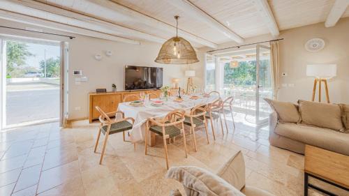 Polignano a Mare Villa | OPUNTIA TRULLI E LAMIE 10, Emma Villas