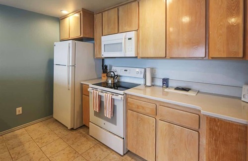 Adelma Beach House | Orca Oasis Condo Stunning Views Over Discovery Bay