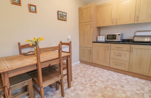 Boyton Cottage | ORCHARD END, family friendly, character holiday cottage in Launceston