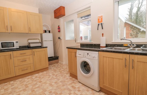 Boyton Cottage | ORCHARD END, family friendly, character holiday cottage in Launceston