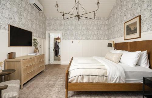 Julian Hotel | Orchard Hill