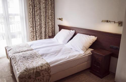 Bielany Wroclawskie Hotel | Orient Palace