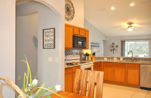 Thousand Oaks Villa | Orlando BeachHouse ❤️ Expanded pool deck & HotTub Recent renos, close to Disney!