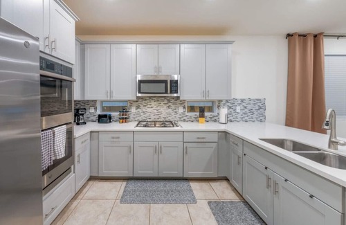 Casas Adobes Apartment | Oro Valley/2 BR 2BA/Office/Fenced /Garage