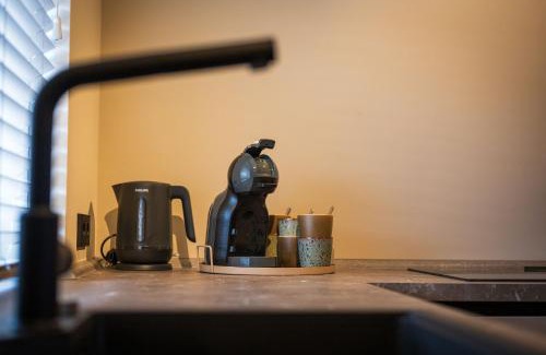 Nuth House | Os Hoes 1851