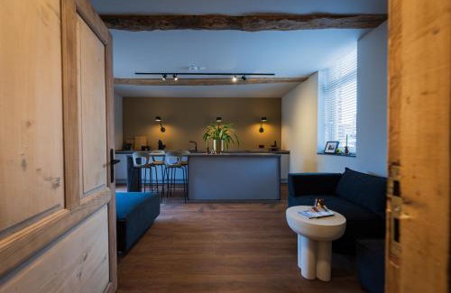 Nuth House | Os Hoes 1851