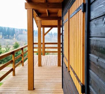 Sierpnica Ski Chalet | Osada Sierpnica - Uroczy dom z kominkiem i balią w Górach Sowich