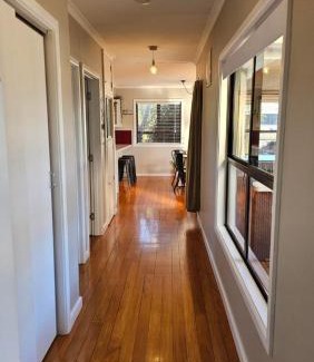 Taradale House | Osier Oasis, walk to Mission & Wineries!